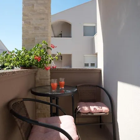 With Parking Space - 18809 شقة *