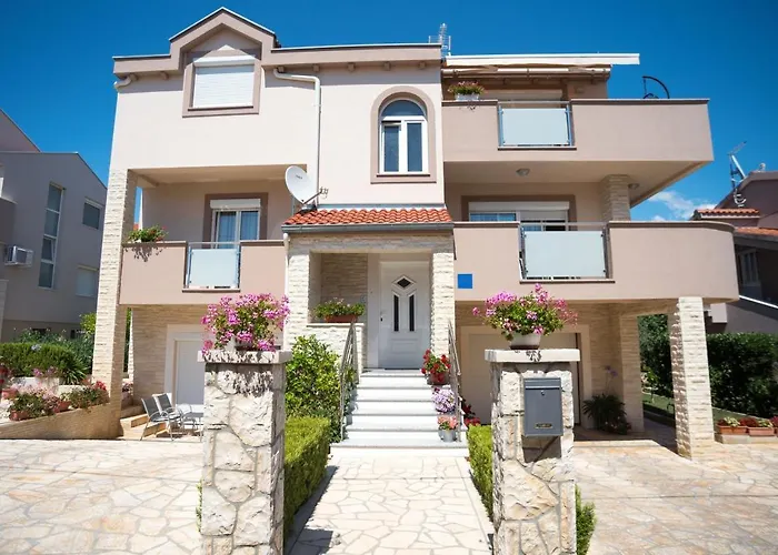 With Parking Space - 18809 Apartment Zadar