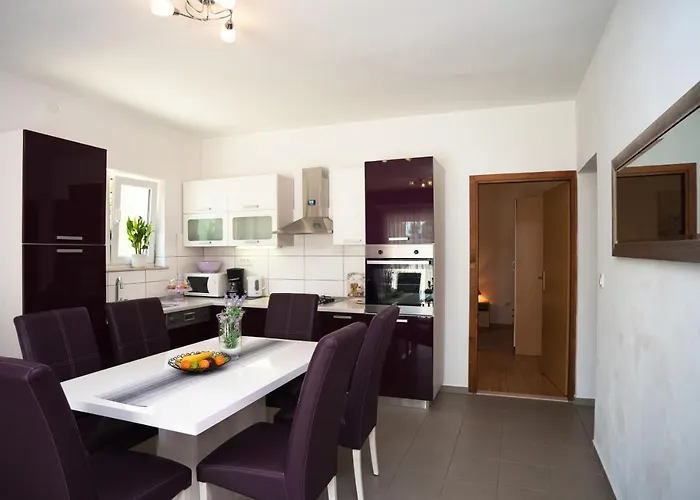 With Parking Space - 18809 דירה *