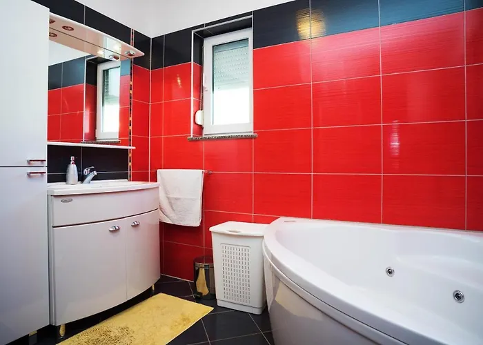 With Parking Space - 18809 זאדאר